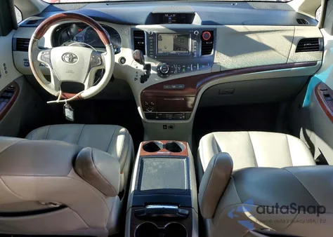 2012 Toyota Sienna Xle z USA, uszkodzony, nr VIN 5TDDK3DC2CS030295